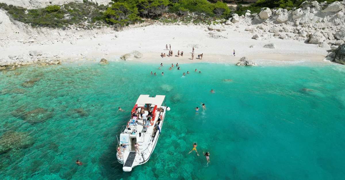 8 ore Tour in Mini Van + Spiaggia del Relitto