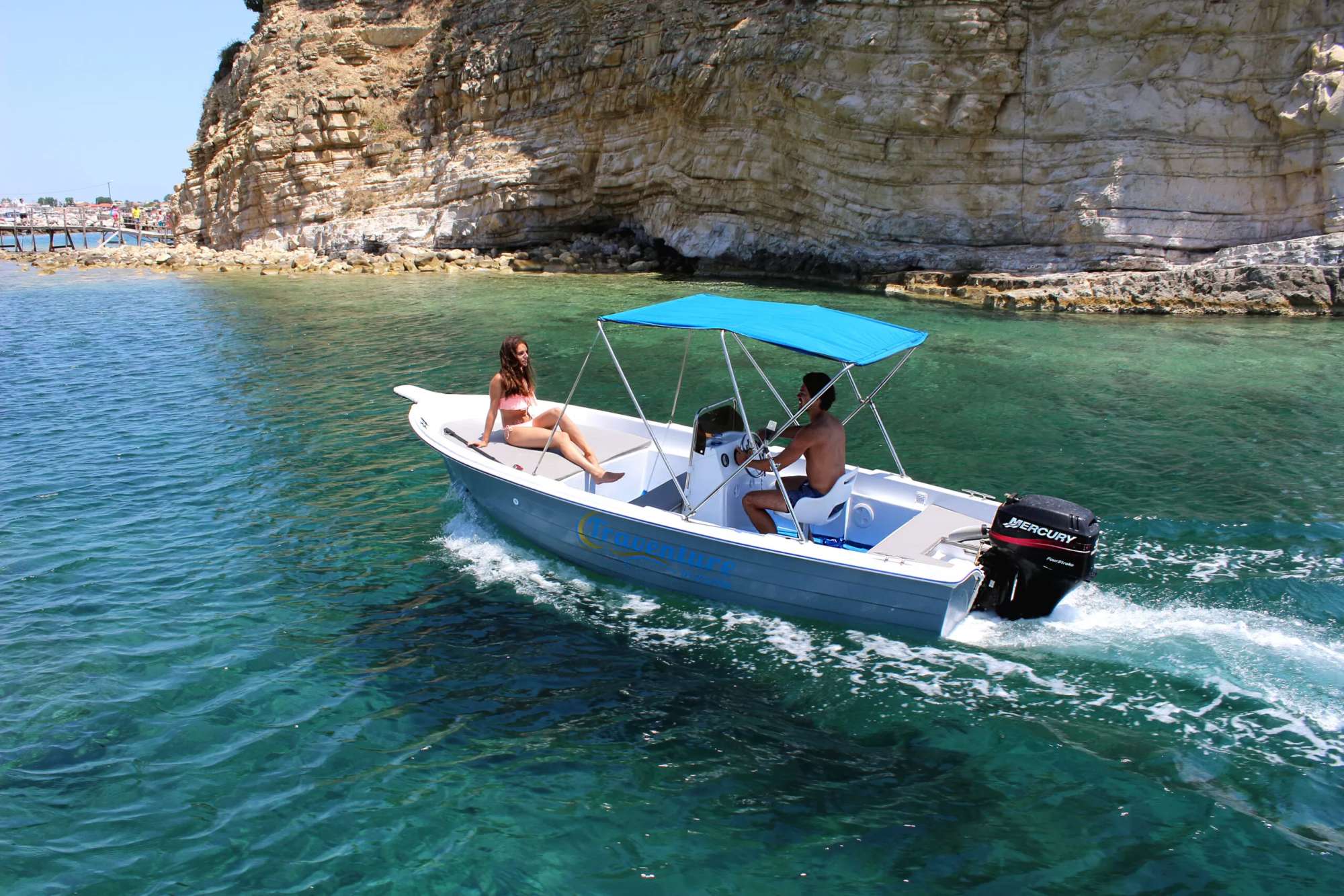 4 Ore Noleggio Barca per la Spiaggia del Relitto e Grotte Blu