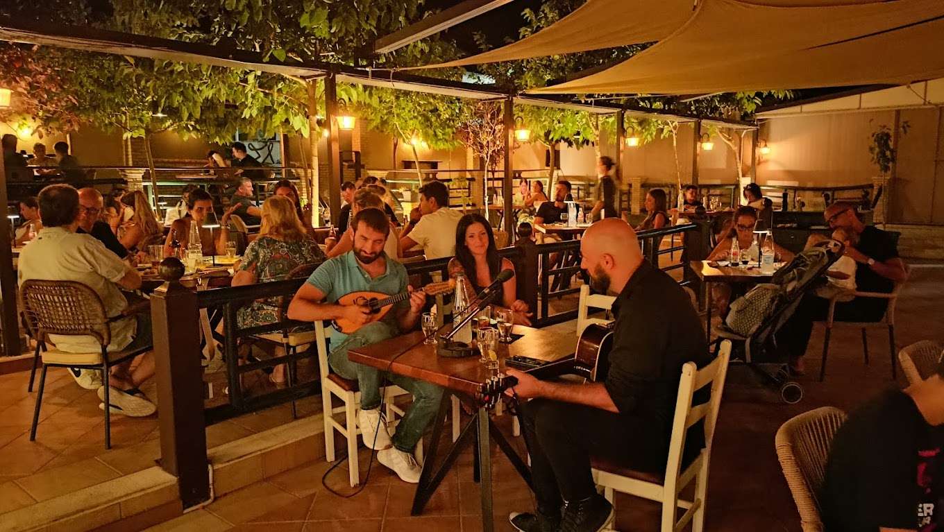 LUNEDÌ - Greek Night a Spiti Tou Lata