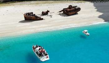 Tour Spiaggia del Relitto e 3 Soste Bagno (3 ore)